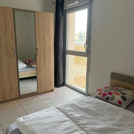 Neuve Le K 10 Mn Gare, Parking , Tram Montpellier