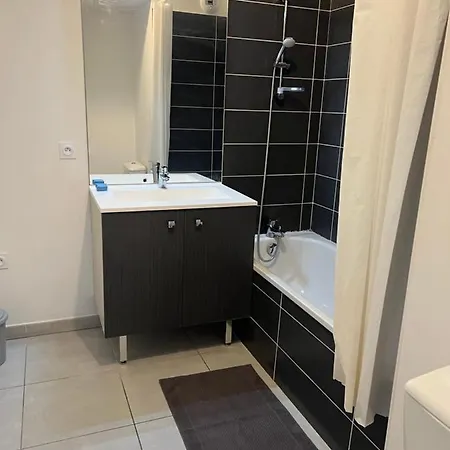 Neuve Le K 10 Mn Gare, Parking , Tram Apartment